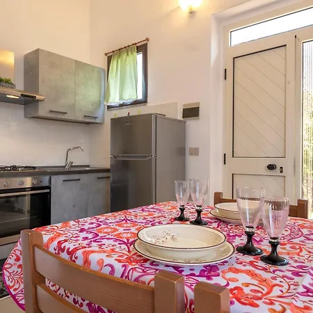 בית נופש Rose's House Trinità dʼAgultu